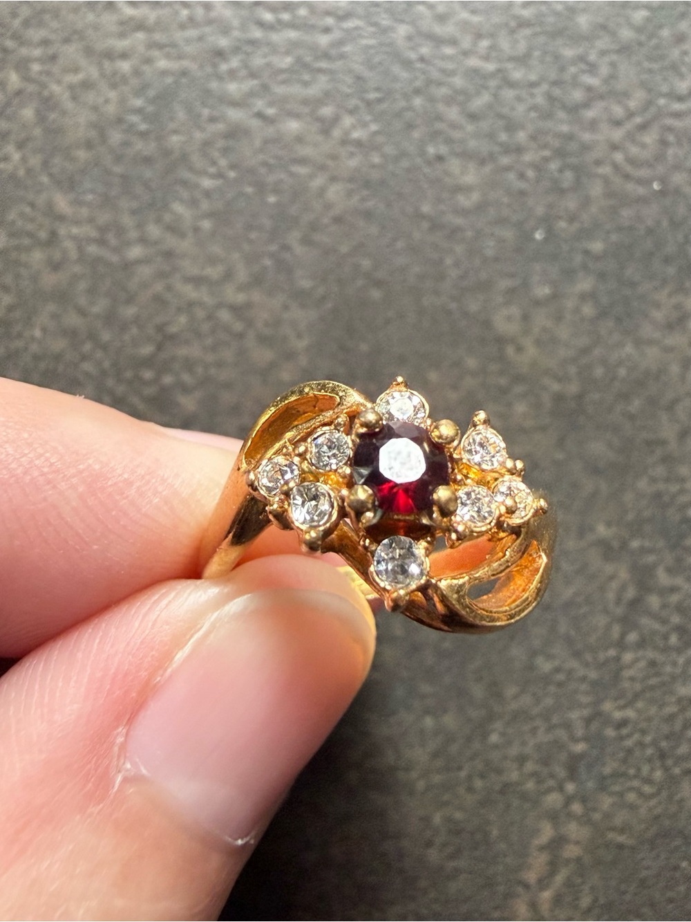 Vintage Gold-Tone Ruby Rhinestone Cluster Ring Size 6
